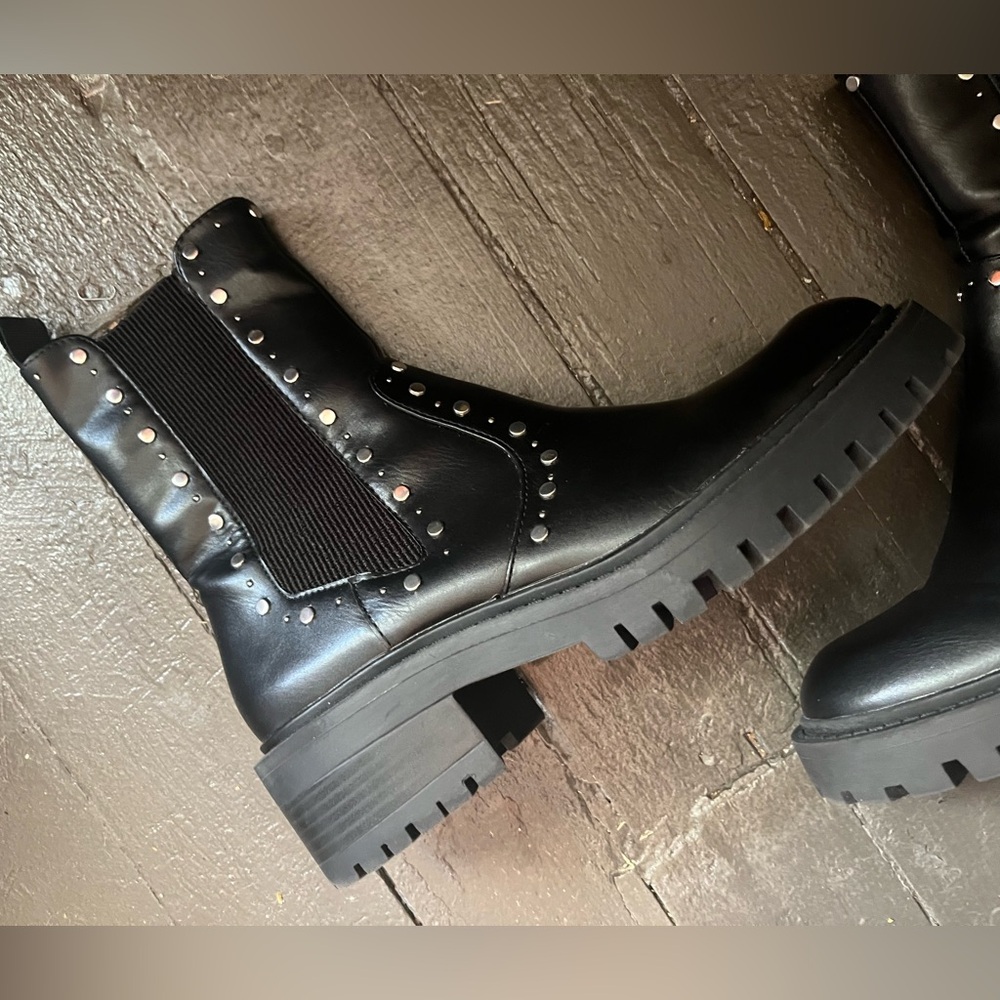 Zara studded Chelsea black vegan leather black Chelsea style combat boots 38/7.5